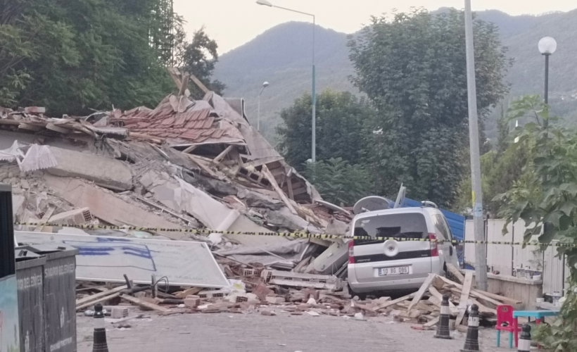Balıkesir'deki depremin ardından Sındırgı havadan görüntülendi - Resim: 7