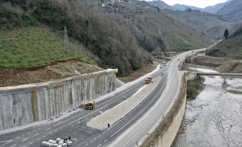 Doğu Karadeniz'i İç Anadolu'ya bağlayan Dereli kara yolu ulaşım süresini kısalttı - Resim: 19