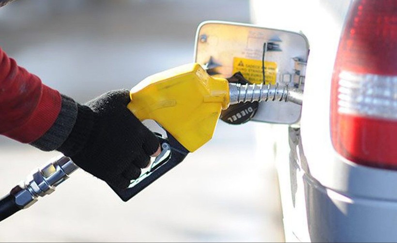 Araç sahiplerine müjde! Benzine indirim geldi - Resim: 1