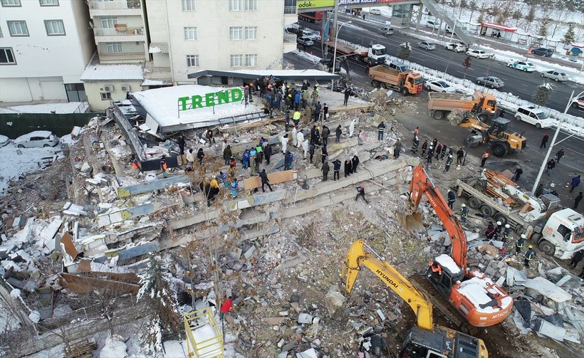 SON DAKİKA DEPREM: Kahramanmaraş merkezli depremde 3. güne girildi: Bölgeden yürek burkan fotoğraflar - Resim: 36