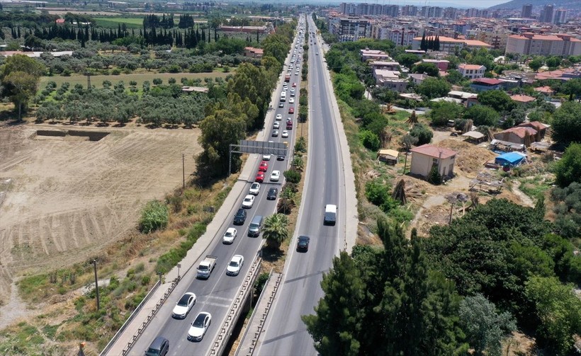 Kurban Bayramı tatili sona erdi! Tatilcilerin dönüşü uzun kuyruklar oluşturdu - Resim: 11