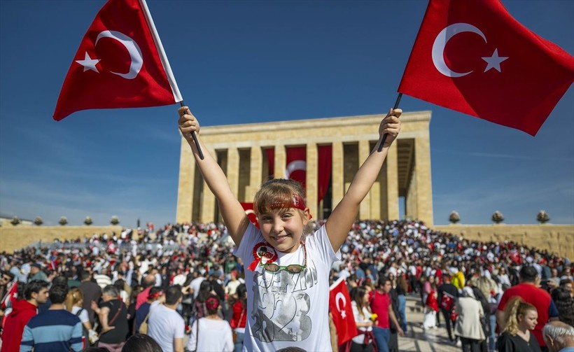 100. Yıl Kutlamaları nedeniyle Anıtkabir'de dün ziyaretçi rekoru kırıldı - Resim: 8