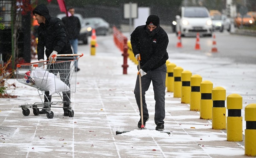 Başkent Ankara beyaz masalı yaşıyor! Yurt genelinden kar manzaraları ❄️☃️🧤 - Resim: 44