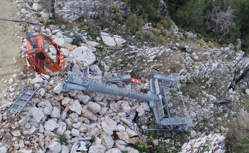 Antalya'da gerçekleşen teleferik kazasının ardından oluşan enkaz görüntülendi - Resim: 4