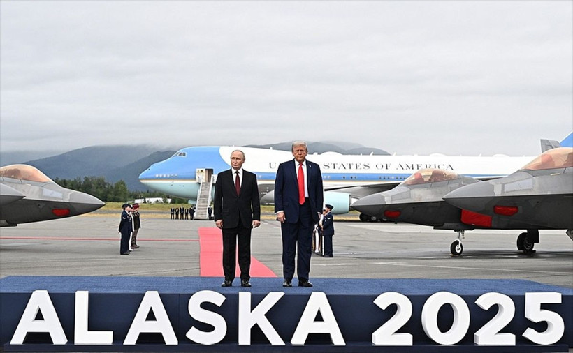 Beyaz Saray'dan Trump ve Putin'in zirvesiyle ilgili peş peşe paylaşım yaptı - Resim: 9