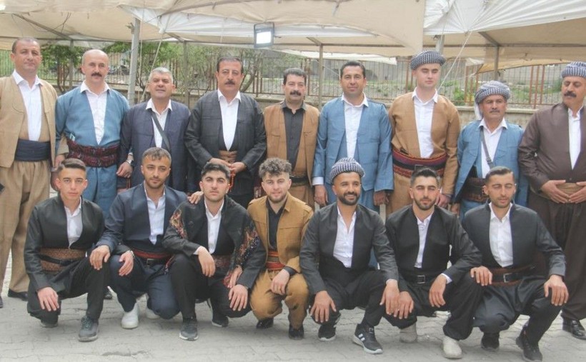 Bir aşiret düğünü klasiği... 7 kişi anca sayabildi! Geline 15 kilo altın, damada 5 milyon 300 bin TL takıldı - Resim: 5