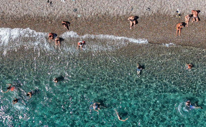 Tatilin son günlerinde Antalya sahilleri doldu - Resim: 1