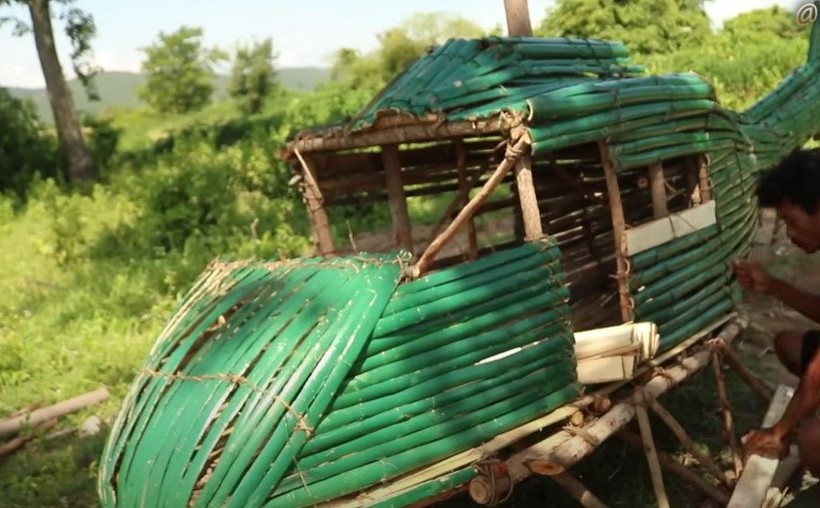 Daha önce böyle helikopter görmediniz! Teknolojiyi değil ilkel malzemeleri kullandı - Resim: 29