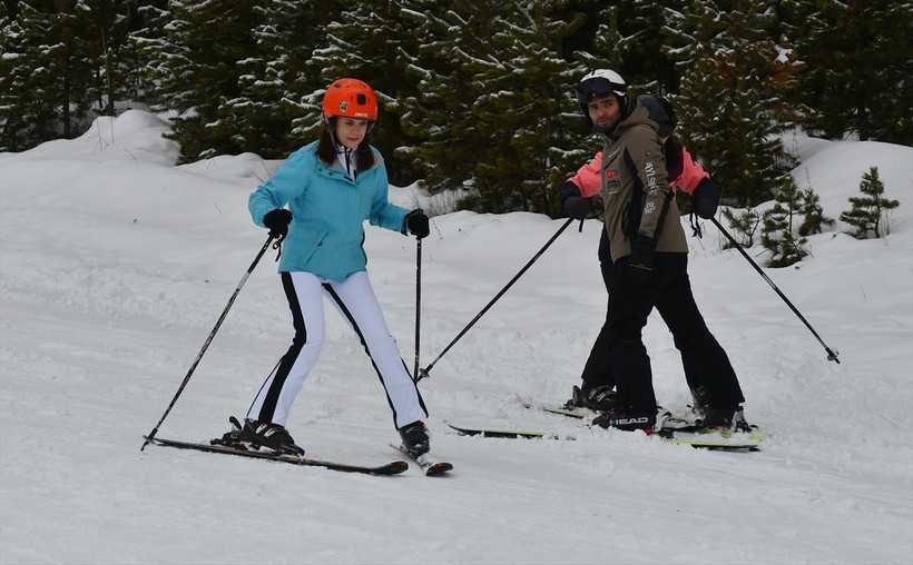 Kar kalınlığının 60 santimetreyi bulduğu Sarıkamış'ta turistler snowboard ve kızak yaptı - Resim: 7