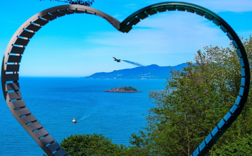Giresun semalarında SOLOTÜRK gösterisi - Resim : 1