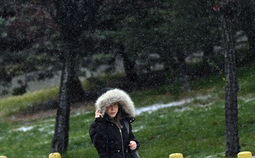 Başkent Ankara beyaz masalı yaşıyor! Yurt genelinden kar manzaraları ❄️☃️🧤 - Resim: 2