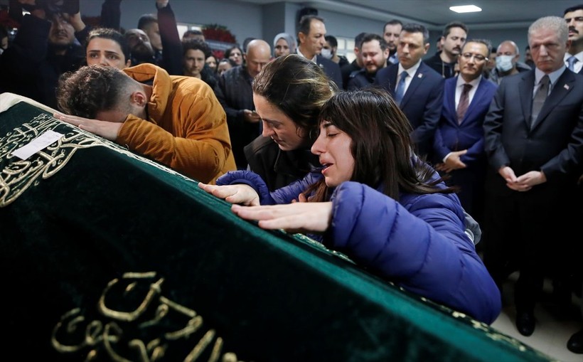 Çağlayan'daki hain saldırıda hayatını kaybeden Dilfiraz Karataş toprağa verildi - Resim: 8