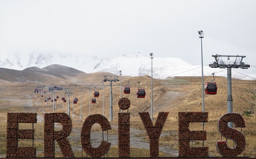 Kayakçıların gözü kulağı orada: Erciyes'te kar kalınlığı 30 santimetreye ulaştı! - Resim: 6