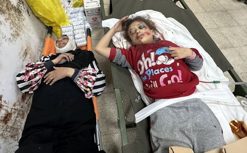 İsrail-Filistin savaşı sürüyor! Yaralanan çocuklar Aksa Şehitleri Hastanesi'ne getirildi - Resim: 6