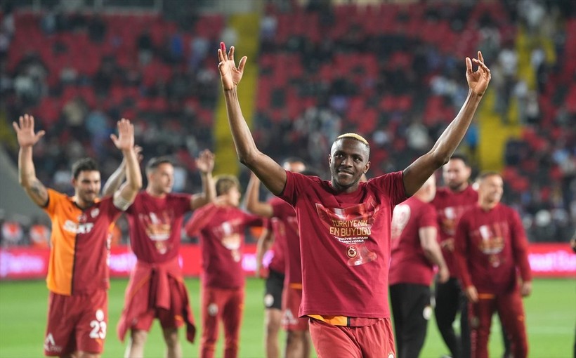 Galatasaray taraftarında büyük hazırlık! Victor Osimhen gitmesin diye harekete geçtiler - Resim: 15