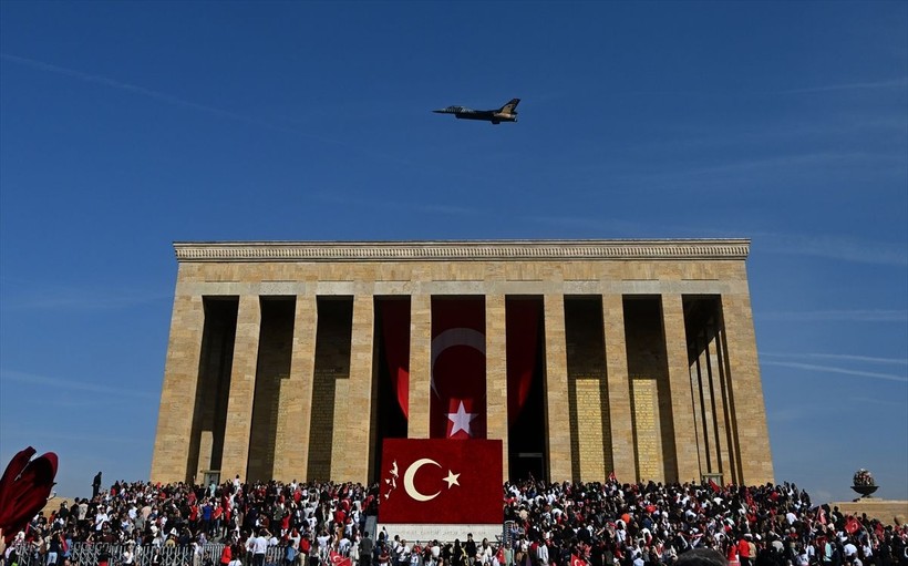 100. Yıl Kutlamaları nedeniyle Anıtkabir'de dün ziyaretçi rekoru kırıldı - Resim: 72
