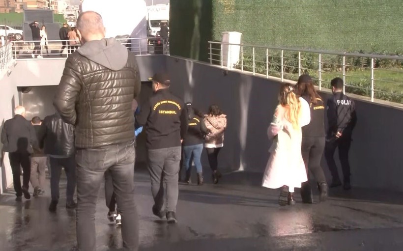 Dilan Polat'tan sonra onlar da tutuklandı! Nihal Candan'ın evliliğinin sır perdesi aralandı - Resim: 5