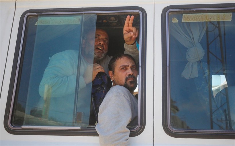 İsrail, işkenceyle alıkoyduğu 11 Filistinli esiri aylar sonra serbest bıraktı - Resim: 19