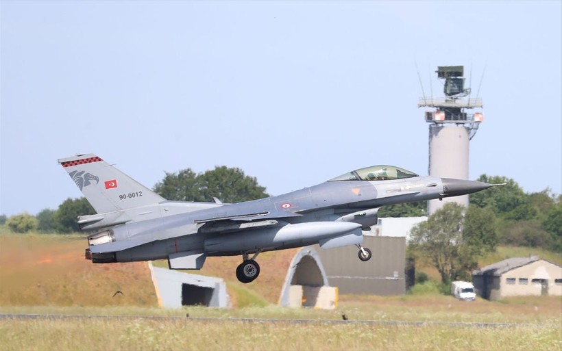 NATO, tarihinin en büyük hava tatbikatı Air Defender 2023'e hazır: Türk Hava Kuvvetlerine ait F-16 uçaklarına ve personeline ilgi çoktu - Resim: 20