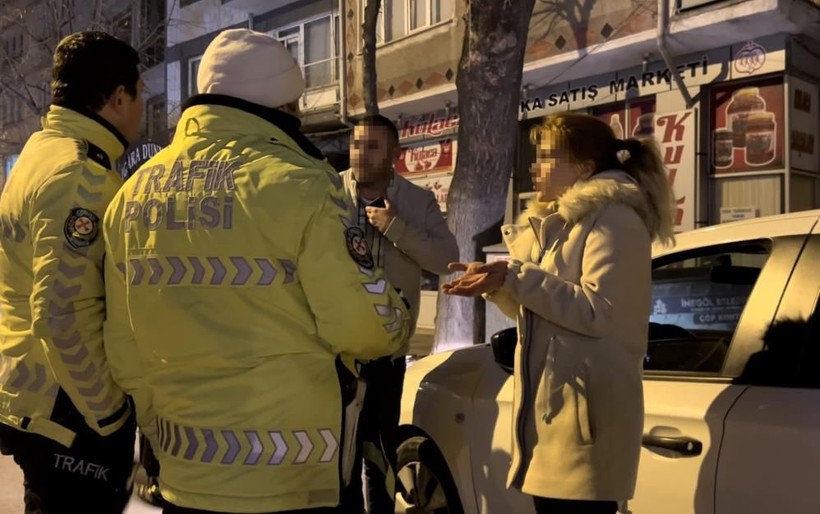 Bursa'da alkol testini reddedenler polise zorluk çıkardı: Senin üstün jandarma değil mi? Jandarma çağırın - Resim: 7