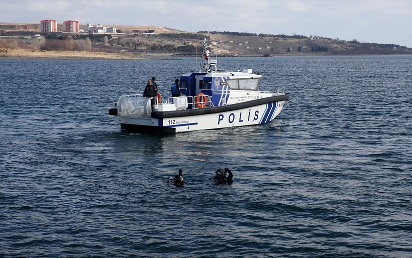 Kurbağa adamlar ve deniz polisleri Van Gölü'nde kaçakçılığa göz açtırmıyor, güvenliği sağlıyor - Resim: 12