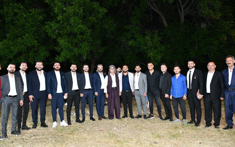 Şırnak'ta Jirki aşireti lideri kardeşini evlendirdi! Dolarlar ve TL'ler valizlere sığmadı - Resim: 16
