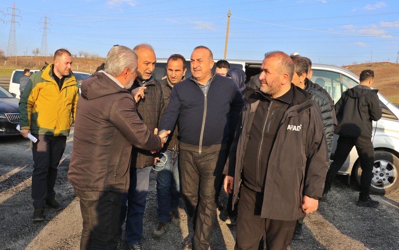 Asrın felaketi için Dünya seferber oldu! Kaç ülkeden kaç kişi geldiğini Bakan Çavuşoğlu açıkladı, hala gitmeyenler var - Resim: 4