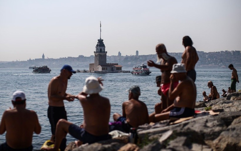 İşte İstanbul'un en sıcak ilçeleri! Sokaklar boş kaldı dışarı çıkan gölgelik aradı - Resim: 9