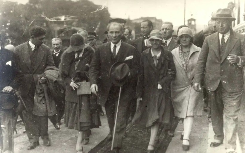 Cumhuriyet'in yüzüncü yılına özel: 100 fotoğrafla Atatürk'ün anıları - Resim: 44