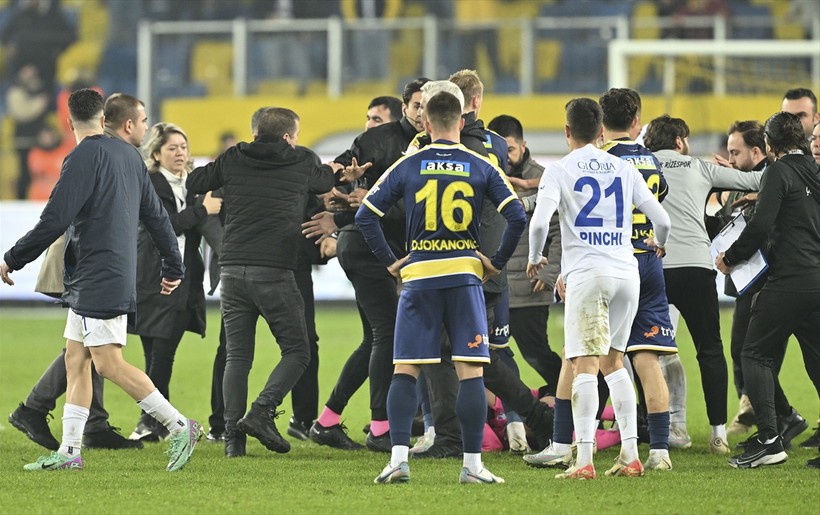 MKE Ankaragücü Kulübü Başkanı Faruk Koca görevinden istifa etti - Resim : 5