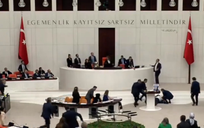 Son Dakika: SP Milletvekili Hasan Bitmez Meclis kürsüsünde bayıldı! Haberet sağlık durumu hakkında son gelişmelere ulaştı - Resim : 3