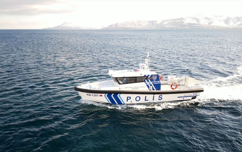 Kurbağa adamlar ve deniz polisleri Van Gölü'nde kaçakçılığa göz açtırmıyor, güvenliği sağlıyor - Resim: 27