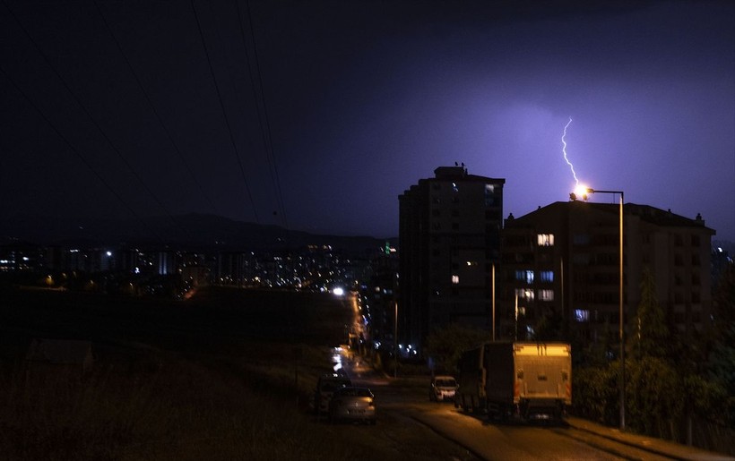 Ankara’da sağanak yağış hayatı olumsuz etkiledi - Resim: 29