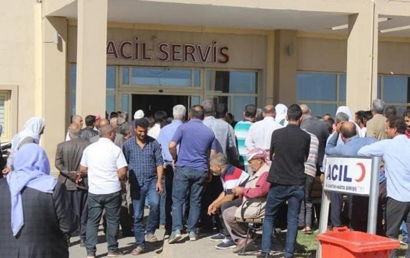 Şanlıurfa'da polis merkezi önünde kavga: 5 yaralı, 12 gözaltı - Resim : 1
