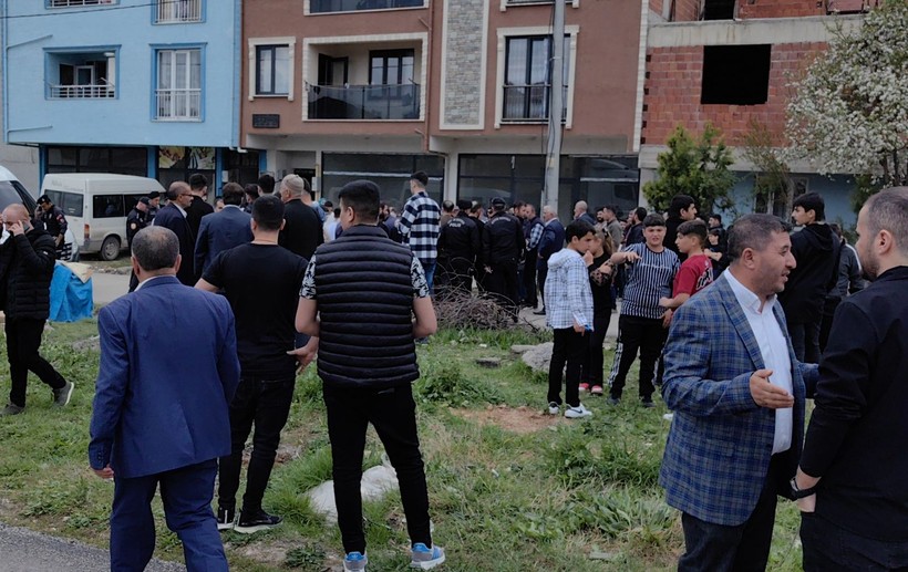 İnegöl'de çocukların kavgası ailelerin araya girmesiyle 50 kişinin taşlı sopalı kavgasına döndü: 10 kişi yaralandı - Resim: 6