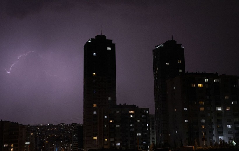 Ankara’da sağanak yağış hayatı olumsuz etkiledi - Resim: 32