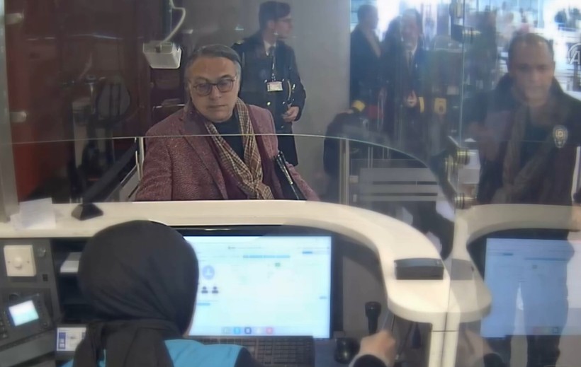 Modacı Barbaros Şansal, İstanbul'da "devletin askeri ve emniyet teşkilatını alenen aşağılama" suçundan gözaltına alındı - Resim: 2