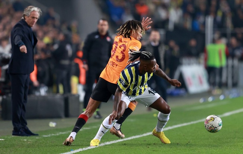 Galatasaray, Fenerbahçe'yi Kadıköy'de 3-0 yendi! İşte derbi maçtan özel kareler - Resim: 50