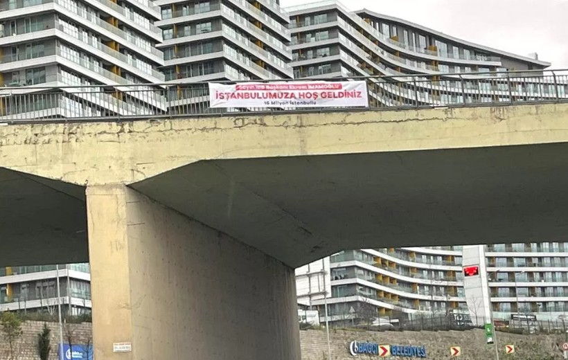 İmamoğlu'na pankartlı 'Hoş Geldiniz' mesajı - Resim: 1