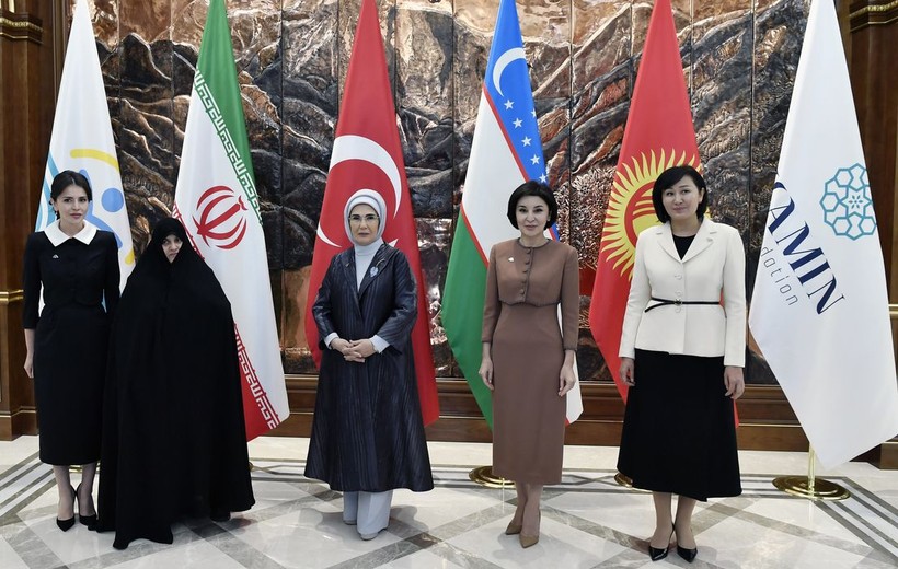 Emine Erdoğan, Özbekistan'da lider eşleriyle bir araya geldi - Resim: 6