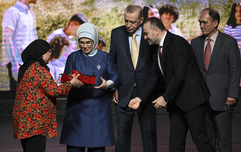 Cumhurbaşkanı Recep Tayyip Erdoğan 'Aybüke' filminin galasına katıldı! Bağlaması Cumhurbaşkanı Erdoğan'a emanet - Resim: 43