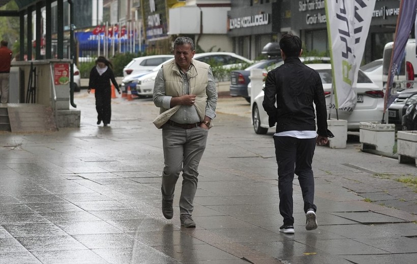 28 ile sarı kodlu uyarı: Sağanak ve fırtına gelebilir - Resim: 1