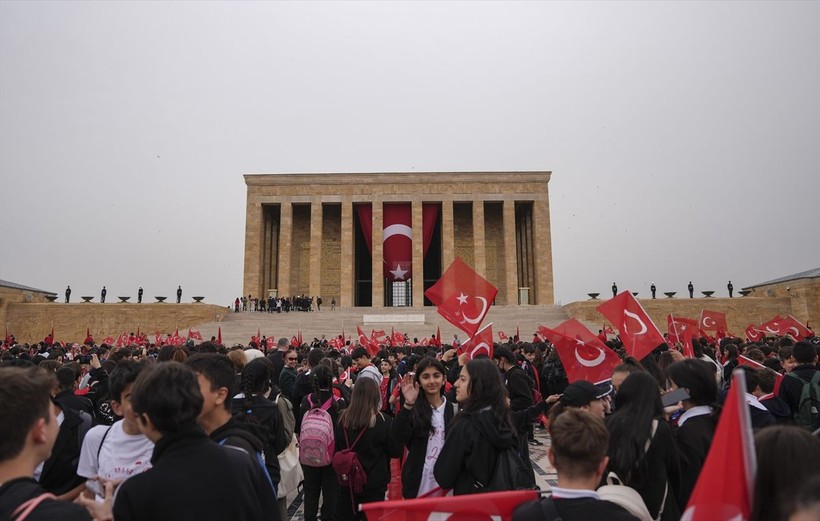 Milli Eğitim Bakanı Tekin öğrenci ve öğretmenlerle Anıtkabir'e gitti - Resim: 6