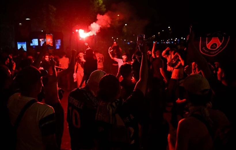PSG şampiyon oldu, Fransa'da sokaklar karıştı: En az 131 gözaltı - Resim: 10