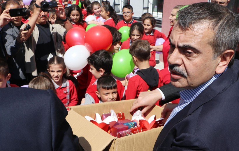 Bakan Tekin'den sınıf öğretmenine sürpriz doğum günü kutlaması - Resim: 4