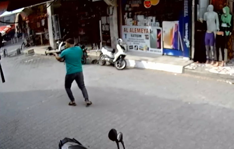 Adana'da haraç cinayeti! Esnafa av tüfeğiyle saldırı kamerada - Resim: 6