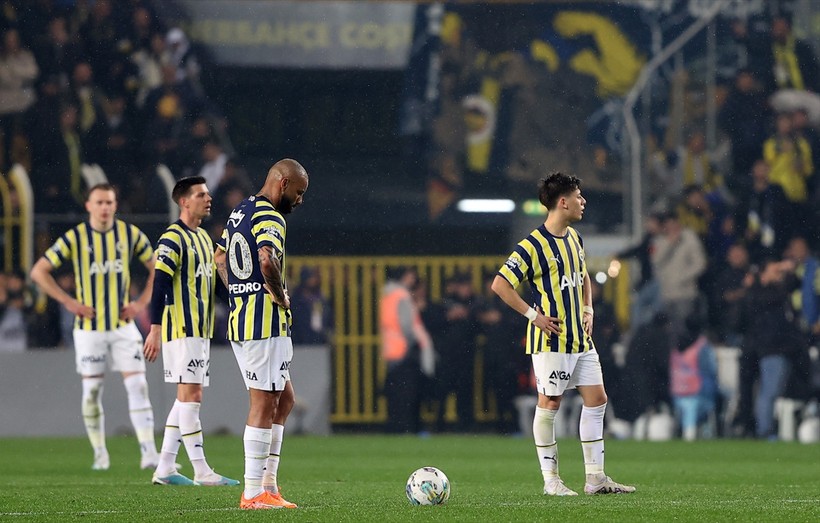 Beşiktaş yenilgisi sonrası Fenerbahçe soyunma odası karıştı! Ali Koç-Jorge Jesus gerilimi... - Resim : 1