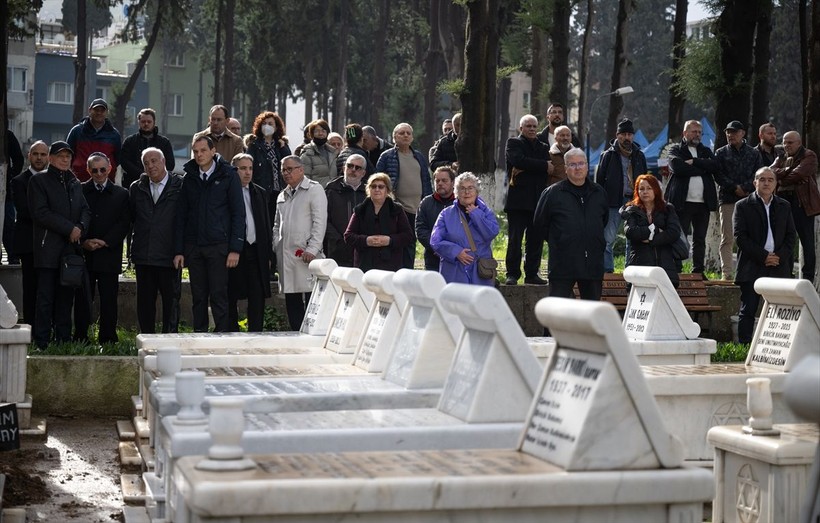 Atatürk fotoğrafları koleksiyonuyla tanınan yazar Hanri Benazus İzmir'de son yolculuğuna uğurlandı - Resim: 10