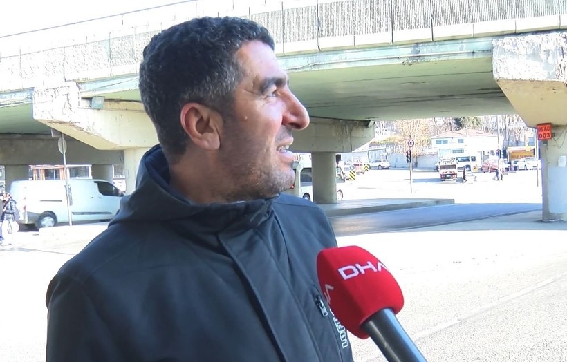 Esenler'deki üst geçit parçalanıyor! Paslı demir görüntüsünün ortaya çıktığı üst geçit vatandaşlara endişe veriyor - Resim: 7