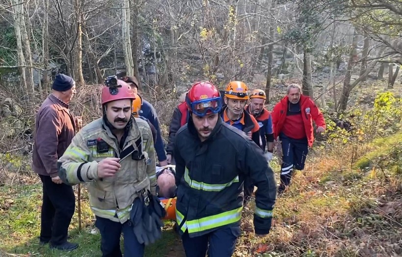Bursa'da mangal için odun toplamak isteyen adam kayalıktan düştü - Resim: 2